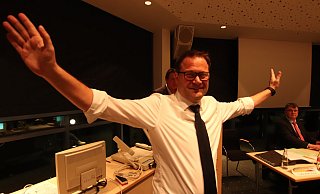Lars Bökenkröger in Siegerpose: Die CDU Bad Oeynhausen hat ihn am Donnerstagabend zum Bürgermerister-Kandidaten nominiert. - Jörg Stuke