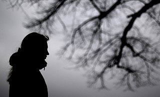 Aussortiert: Menschen mit psychischen Krankheiten werden in unserer Gesellschaft nicht nur stigmatisiert. Sie erhalten auch keinen Zugang zu wichtigen Versicherungen oder Beschäftigungsverhältnissen. - picture alliance / dpa | Julian Stratenschulte
