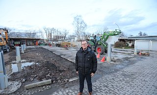 Andreas Kollmeyer hat in der vergangenen Woche mit der Gründung für den neuen Reitstall begonnen. Noch im Frühjahr sollen die Pferde einziehen. - Nicole Sielermann