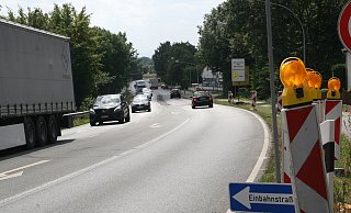Wieder frei: Das sanierte Straßenstück der B239 zwischen Alte Straße und Birkenstraße in Hüllhorst. - Mareike Köstermeyer