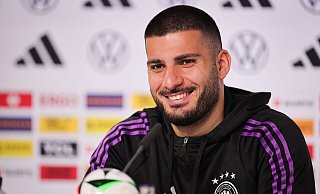 Deniz Undaev bei der DFB-Pressekonferenz in Blankenhain. - Christian Charisius/dpa