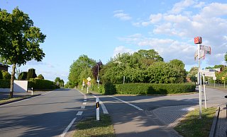 Die Teilsperrung der Schröttinghauser Straße wegen der Radweg-Arbeiten in Levern beginnt an der Einmündung "Auf dem Buchhof". - Joern Spreen-Ledebur