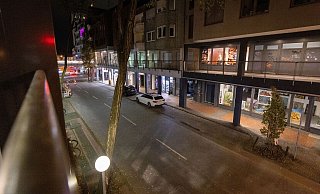 In der Nacht zu Sonntag kam es in der Paderborner Marienstraße und am benachbarten Paderquellgebiet zu gewalttätigen Übergriffen. (Archivbild) - Niklas Tüns