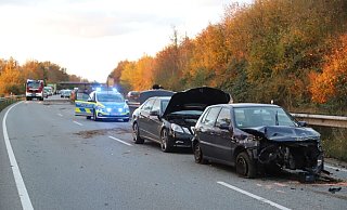 Drei Autos verunglückten. - Charlotte Mahncke
