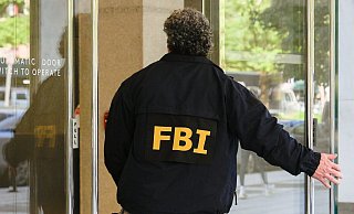 Das FBI und weitere Ermittler untersuchen zu möglicher illegaler Beschäftigung von Koreanern in den USA. (Symbolbild) - Julia Demaree Nikhinson/AP/dpa