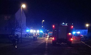 80 Einsatzkräfte, aber kein Feuer - der Einsatz in Lauenförde sollte sich als Scherz herausstellen. - Torsten Wegener