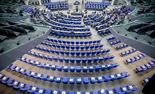 Der Bundestag hat derzeit so viele Mitglieder wie noch nie - was sich eigentlich ändern soll. - Foto: Michael Kappeler/dpa