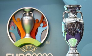 Wegen der Corona-Krise steht die Austragung der EM in der Diskussion. - Foto: Facundo Arrizabalaga/EPA/dpa