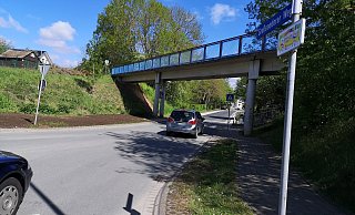 Nach mehr als acht Monaten Bauzeit ist jetzt der Großenederer Weg wieder freigegeben. Auch die Bahnunterführung zwischen den Industriegebieten ist wieder befahrbar. - Hermann Ludwig