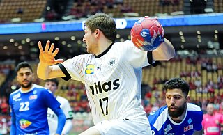 Handball-WM-Spiel Deutschland gegen Tunesien: Lukas Zerbe wirft aufs Tor. - Soeren Stache/dpa