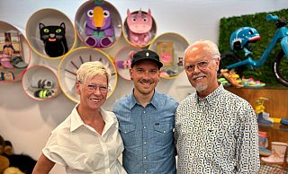 Ute und Achim Blomberg mit ihrem Sohn Peer, der seine ?Eltern seit vergangenem Jahr im Geschäft in Gütersloh unterstützt. - Familie Blomberg Ute und Achim Blomberg mit ihrem Sohn Peer, der seine ?Eltern seit vergangenem Jahr im Geschäft in Gütersloh unterstützt. - Familie Blomberg
