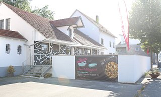 Der Außenbereich des Los Amigos in Versmold im Kreis Gütersloh wurde ohne Genehmigung errichtet. Das Thema steht auf der politischen Tagesordnung. - André Schneider