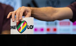 Die Three Lions könnten bei der mehrfarbigen One-Love-Kapitänsbinde doch noch einen Rückzieher machen. - Sebastian Gollnow/dpa