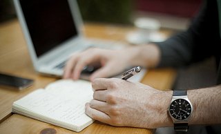 Die Sozialdemokraten arbeiten aktuell von zuhause aus und haben dabei die Zeit, sprich: den Wahltermin, im Blick. - Pixabay (Themenbild)