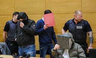 Vor dem Landgericht Bielefeld müssen sich seit Dezember drei Angeklagte im Fall Philipos verantworten. - Andreas Zobe