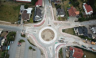 Schon weit fortgeschritten sind die Arbeiten am neuen Kreisel in Löhne-Ort. - Wolfhard Jording