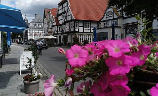 Immer wieder einen Besuch wert: Die Rathausstraße in Rietberg mit ihren Fachwerkhäusern. - Stadt Rietberg