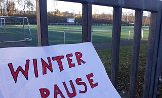 Abendstunde im Spätherbst: Auch auf dem Platz des TuS Dornberg wird in diesem Jahr nicht mehr gespielt. - Nicole Bentrup