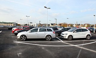 Das Dach des GoParc-Parkhauses könnte mit Photovoltaikanlagen überdacht werden. - Frank-Michael Kiel-Steinkamp (Archiv)
