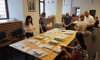 Die Auszählung der Integrationsratswahl fand im Historischen Rathaus Paderborn statt. - Birger Berbüsse