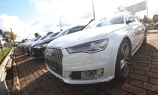 Blinker futsch: Unbekannte haben in der Nacht zu Dienstag an 14 Audis Teile demontiert. Sie hatten es offenbar auf die teuren Sensoren für Assistenzsysteme abgesehen. - Ulf Hanke