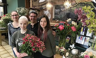 In der Gärtnerei Arnholz-Prüße ist das Ostergeschäft gut gelaufen. Das freut die Mitarbeiterinnen Jacklyn Rose, Bianca Meiser, Zoey Spreyer und Lea-Luise Friedrich. - Dirk Windmöller