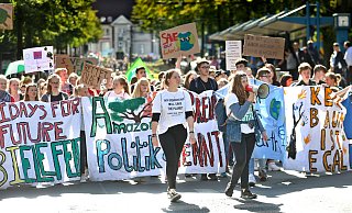 Fridays for Future ruft zum Riesenprotest auf. Mit Erfolg. Allein in NRW demonstrieren Zehntausende. - Sarah Jonek