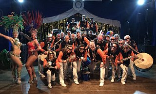In der Ferne: Die Paderborner Querschläger beim Samba-Festival im finnischen Helsinki. - Querschläger