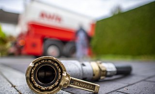 Unbekannte haben in Enger 1.500 Liter Heizöl abgetankt und gestohlen. - dpa