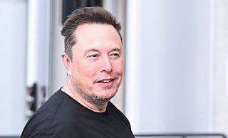 Elon Musk unterstützt Trump im Wahlkampf - und macht auf seiner Plattform X immer wieder Stimmung gegen dessen Kontrahentin Harris. (Archivbild) - Sebastian Gollnow/dpa
