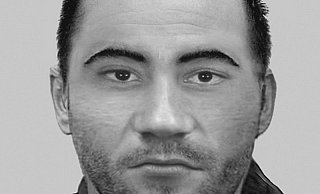 Dunkle kurze Haare, Dreitagebart: Die Herforder Polizei sucht per Phantombild nach diesem Unbekannten. - LKA NRW