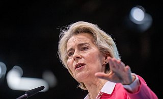 Schließt eine Kooperation mit der rechtskonservativen EKR-Fraktion nicht ausgeschlossen: Ursula von der Leyen. - Michael Kappeler/dpa
