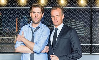 Krempeln ihr Programnm um: Claus von Wagner (l) und Max Uthoff von der ZDF-«Anstalt». (Archivbild). - Foto: Jürgen Nobel/ZDF/dpa