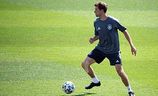 Will weiter für Deutschland spielen: Bayern-Profi Thomas Müller. - Foto: Federico Gambarini/dpa