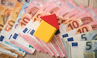 Die Nachfrage nach Wohnimmobilien übersteigt deutlich das Angebot. Deswegen steigen die Preise stetig an. Vor zehn Jahren waren noch die Kerne in Schloß Holte und Stukenbrock die teuersten Flecken, das hat sich geändert. - Symbolfoto/picture alliance