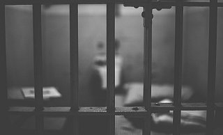 Die Reise endet für den Mann hinter Gittern. - Pixabay