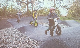 Der Kinder-Fahrrad-Parcours sollte auch für Senioren als Mehrgenerationenprojekt befahrbar sein. - Burkhard Battran