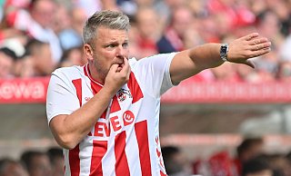 Kölns Trainer Lukas Kwasniok macht sich keine Gedanken wegen des Eriksen-Transfers zum VfL Wolfsburg - Torsten Silz/dpa