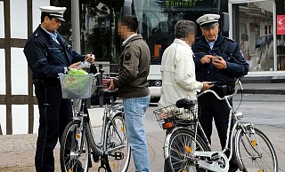 Die Polizei wird am Mittwoch, 5. Mai, verstärkt Radfahrer in Bielefeld kontrollieren. - Symbolfoto: Raimund Vornbäumen