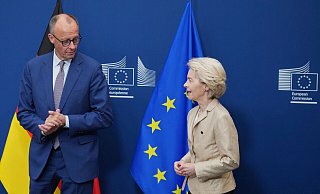 Will Kommissionspräsidentin Ursula von der Leyen konkrete Arbeitsaufträge erteilen: Bundeskanzler Friedrich Merz. (Archivbild) - Virginia Mayo/AP/dpa