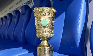 Arminia Bielefeld ist im DFB-Pokalwettbewerb nur noch zwei Schritte vom Finale in Berlin entfernt. - IMAGO/DeFodi