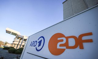 ARD und ZDF haben sich über die Übertragung der deutschen Spiele bei der Fußball-EM 2024 geeinigt. - Oliver Berg/dpa