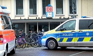 Am Gütersloher Bahnhof läuft seit dem frühen Mittwochnachmittag ein Notarzt-Einsatz.