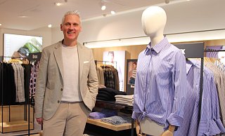 Brax-Geschäftsführer Marc Freyberg im Herforder Showroom. - Susanne Blersch