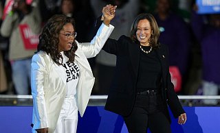 Oprah Winfrey ist ein Superstar in den USA - und unterstützt Kamala Harris. (Archivbild) - Matt Slocum/AP/dpa