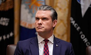 US-Verteidigungsminister Pete Hegseth kündigt weitere Angriffe an - Julia Demaree Nikhinson/AP/dpa