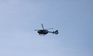 Bei der Suche nach dem vermissten Patienten setzte die Polizei auch einen Hubschrauber ein. - Archivfoto: Jan Henning Rogge