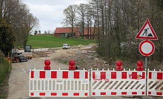Die Baustelle B 61 Mindener Straße / Kolblenzer Straße sieht an der Ortsgrenze Herford/Löhne noch nach viel Arbeit aus. - Frank-Michael Kiel-Steinkamp