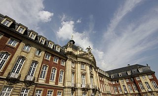 Das Fürstbischöfliche Schloss: Sitz der Westfälischen Wilhelms-Universität in Münster. - picture alliance