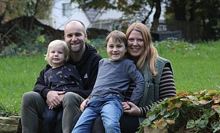 Dörthe Albert Menke genießt aktuell die Herbstferien mit ihrem Mann Patrick Menke und ihren Söhnen Matti (l.) und Moritz. - Neue Westfälische
